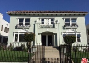 202 S Berendo St in Los Angeles, CA - Building Photo