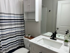 6020 Oakwood Dr in Lisle, IL - Building Photo - Building Photo