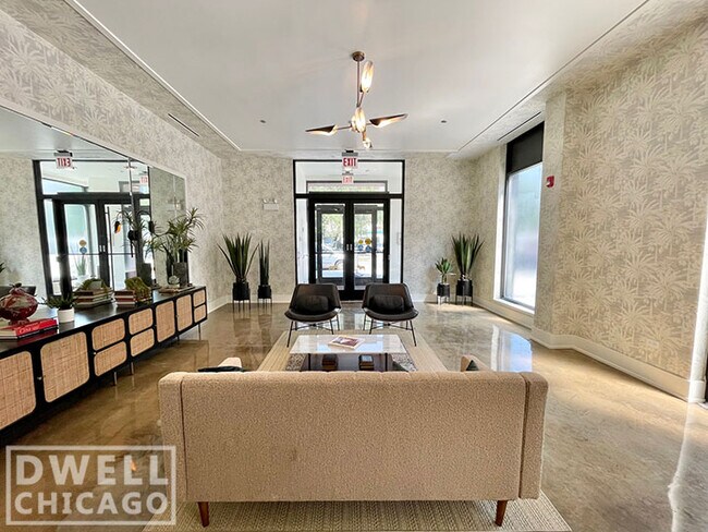 5106 N Broadway St in Chicago, IL - Foto de edificio - Building Photo