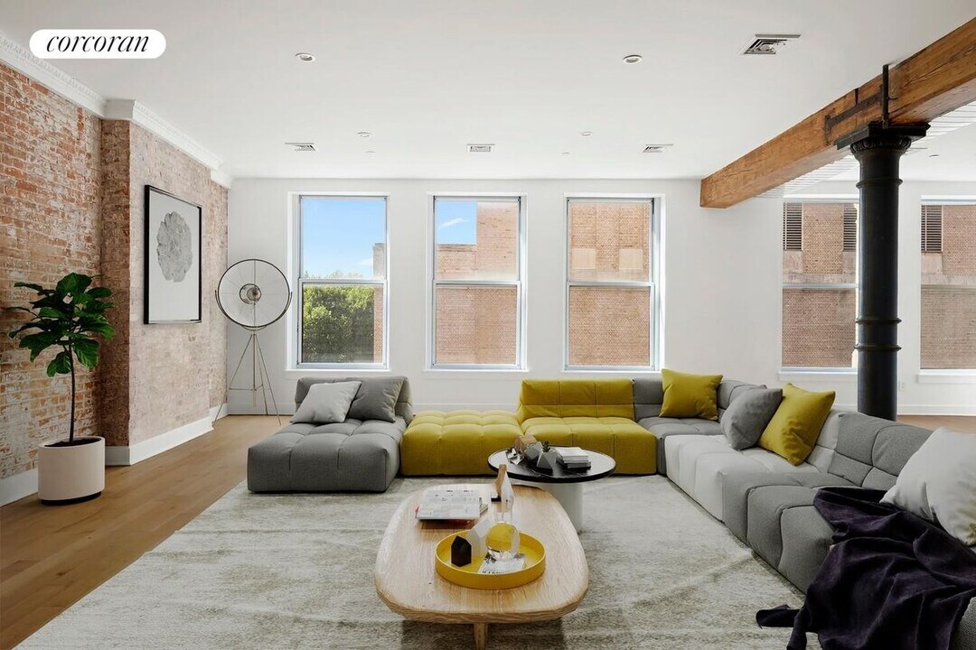 481 Washington St in New York, NY - Building Photo