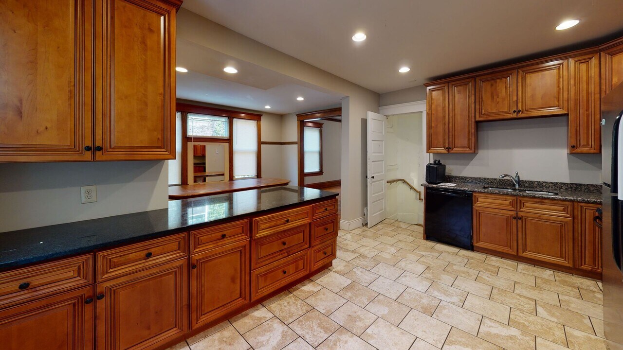 303 5th Ave SE-Unit -1 in Minneapolis, MN - Building Photo