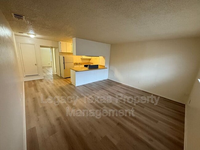 1700 Short St in Cleburne, TX - Building Photo - Building Photo