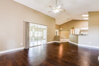 2030 Majestic Woods Blvd in Apopka, FL - Building Photo - Building Photo