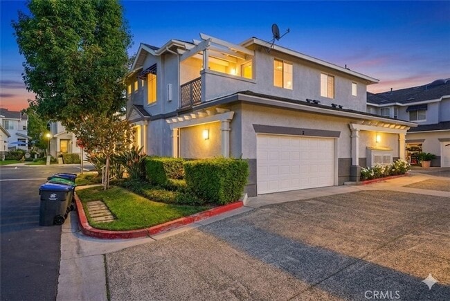 2 Carlsbad Ln