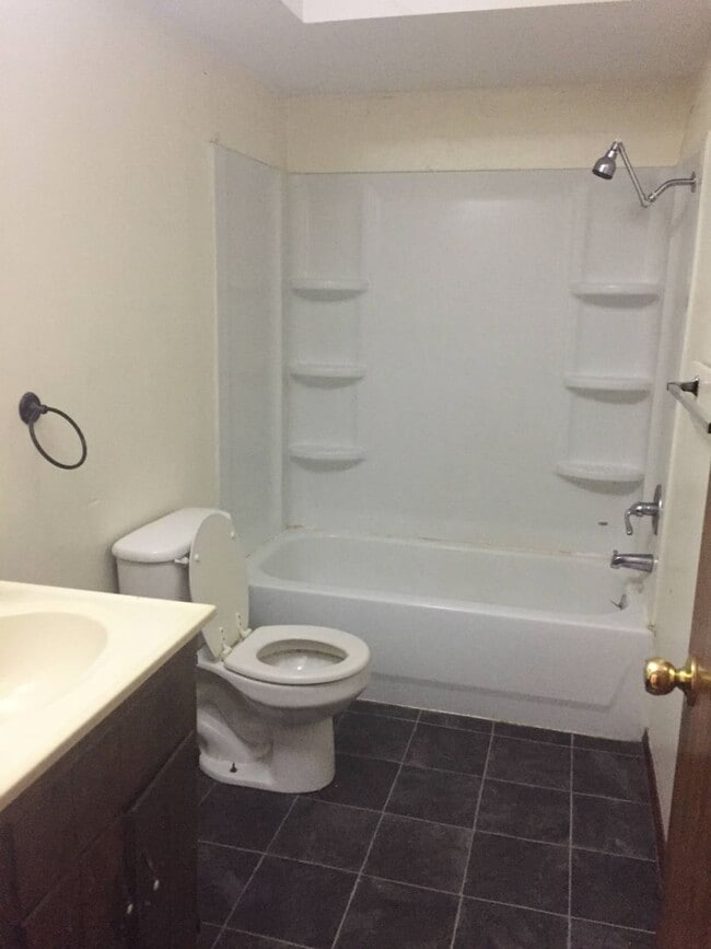 3642 S Farm Rd 135 in Springfield, MO - Building Photo - Building Photo