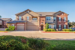 12101 Dessau Rd in Austin, TX - Building Photo