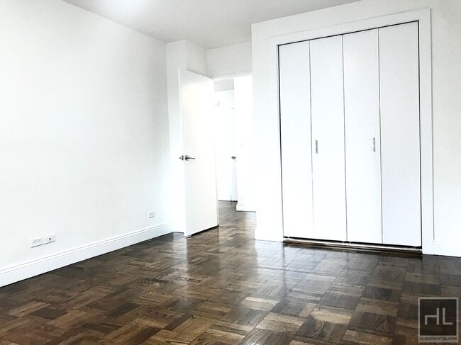 5 AVENUE, Unit 15G in New York, NY - Building Photo - Building Photo