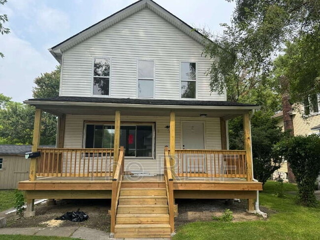 property at 2423 Walnut St