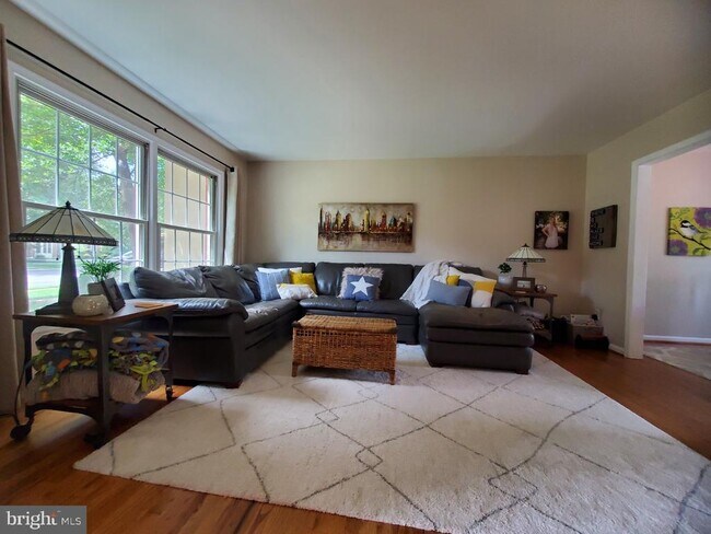 8502 Lakinhurst Ln in West Springfield, VA - Building Photo - Building Photo