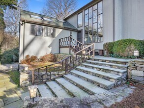 8 Bayberry Ridge Rd in Westport, CT - Building Photo - Building Photo
