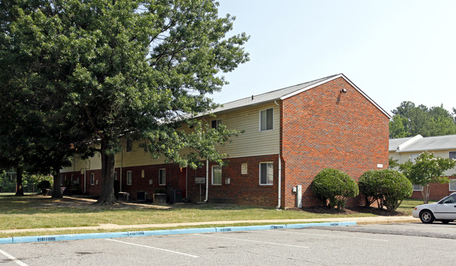 Hope Village Apartments in Glen Allen, VA - Foto de edificio - Building Photo