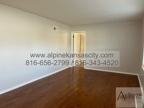 805 NE 72nd St in Kansas City, MO - Building Photo - Building Photo