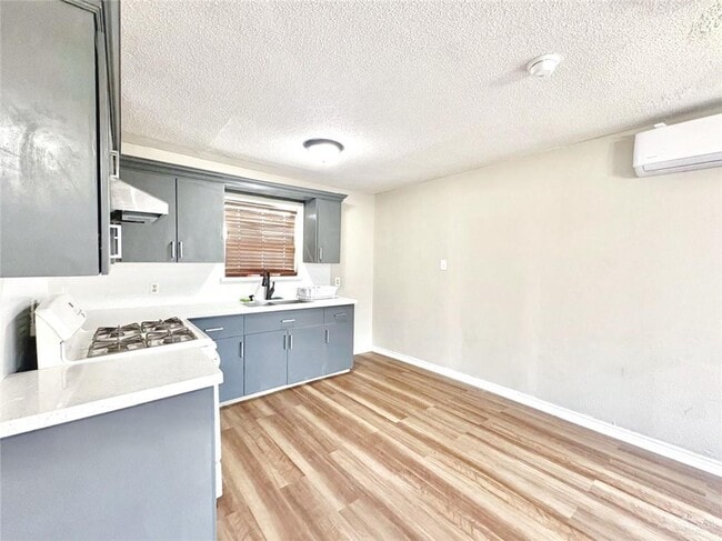 8 E Schunior St in Edinburg, TX - Building Photo - Building Photo