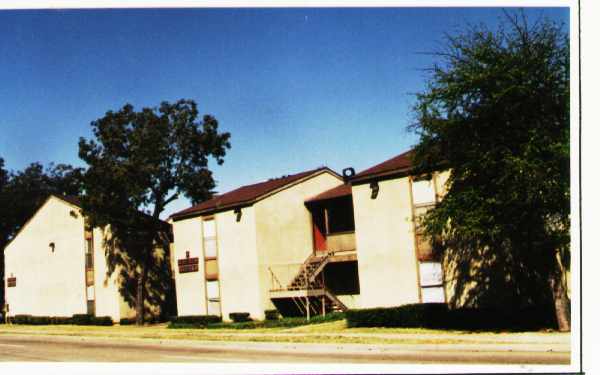 Sunchase Square Apartments in Dallas, TX - Building Photo - Building Photo