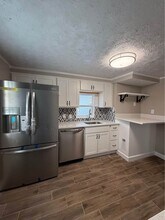 6250 Old Washington Rd in Elkridge, MD - Foto de edificio - Building Photo