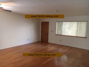 11476 Moorpark St in North Hollywood, CA - Foto de edificio - Building Photo