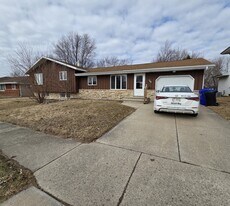 1140-1142 W Weiland Ln in Appleton, WI - Building Photo