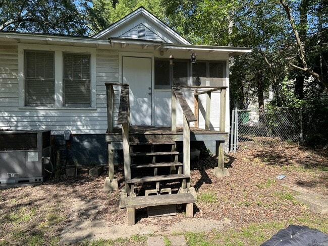 1205 N Polk St in Little Rock, AR - Building Photo - Building Photo