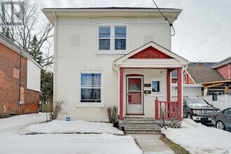 33 Rose Ave in Brantford, ON - Building Photo - Building Photo