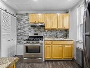 32 Gardner Ave in Jersey City, NJ - Building Photo - Building Photo