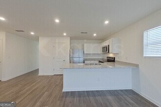 516 MacMillian Ln in Macon, GA - Building Photo - Building Photo