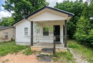 220 E Render St in Lagrange, GA - Building Photo