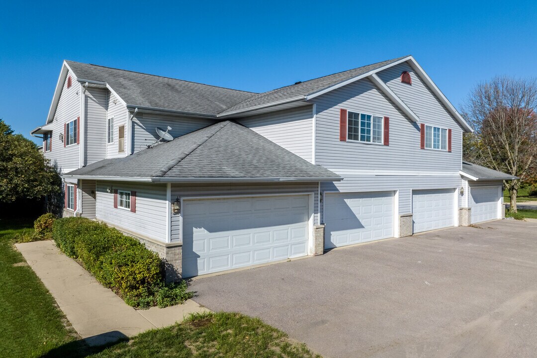 Harper Court Townhomes in Verona, WI - Building Photo