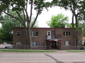 404 S 4th St in Mankato, MN - Foto de edificio - Building Photo