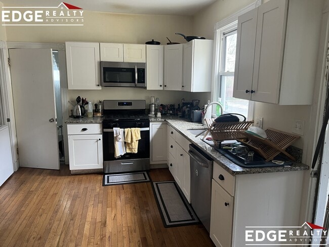 23 Cottage Ave, Unit 1 in Somerville, MA - Building Photo - Building Photo