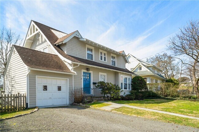 3 Soundview Dr in Larchmont, NY - Building Photo - Building Photo