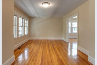 37 2nd St in Medford, MA - Foto de edificio - Building Photo