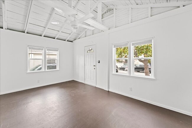 1222-1230 Corona St in Hermosa Beach, CA - Building Photo - Building Photo