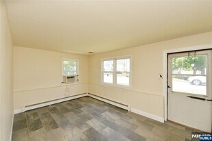 1 Leliarts Ln in Elmwood Park, NJ - Building Photo