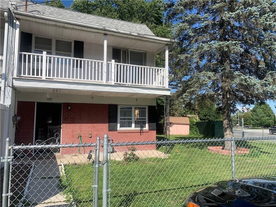 105 Sheffield Dr in Middletown, NY - Building Photo