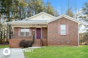 4804 Shady Pine Dr in Greensboro, NC - Building Photo