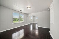 2423 Lucas St photo'