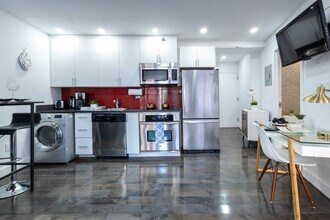 809 9th Ave in New York, NY - Building Photo - Building Photo