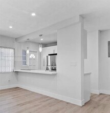 520 79th St in Miami, FL - Foto de edificio - Building Photo