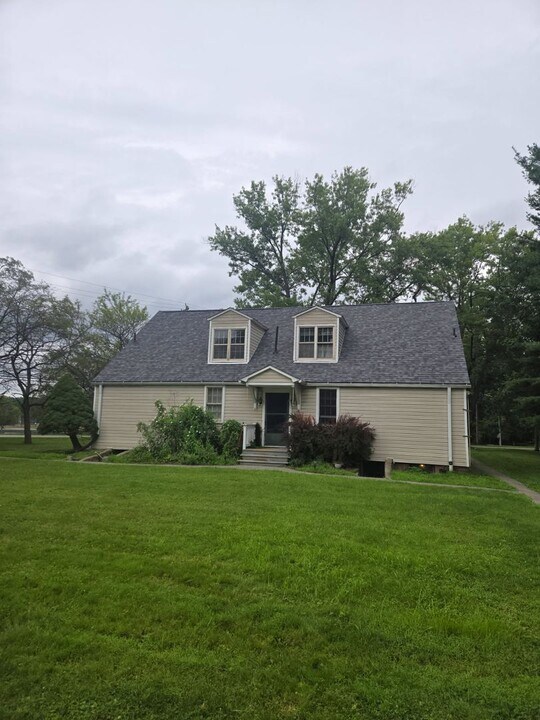 614-618-618 Field Club Rd in Pittsburgh, PA - Building Photo