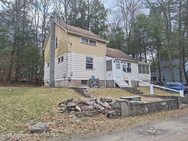 property at 114 Hillbilly Village