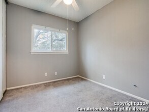 12851 Hunting Bear in San Antonio, TX - Building Photo - Building Photo