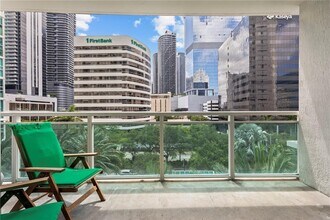 950 Brickell Bay Dr, Unit 501 in Miami, FL - Foto de edificio - Building Photo