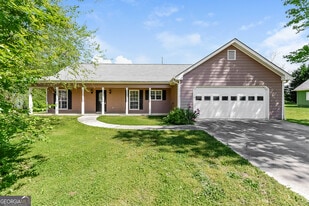 215 Ashton Dr in Covington, GA - Building Photo