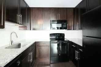 69 W Huron St in Chicago, IL - Foto de edificio - Building Photo