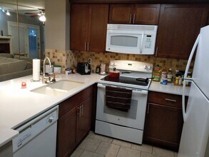 2311 Balsam Dr, Unit H114 in Arlington, TX - Building Photo - Building Photo