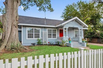 603 Crockett St in Brenham, TX - Building Photo - Building Photo