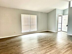 2703 Armstrong Dr in Arlington, TX - Building Photo - Building Photo
