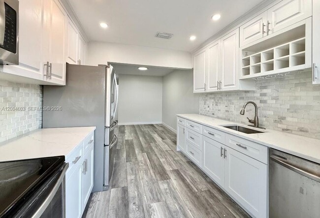property at 15 SE 13th St