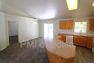 9066 W Cannel Island St in Boise, ID - Building Photo - Building Photo