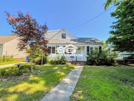 530 Sterling St in Norfolk, VA - Building Photo